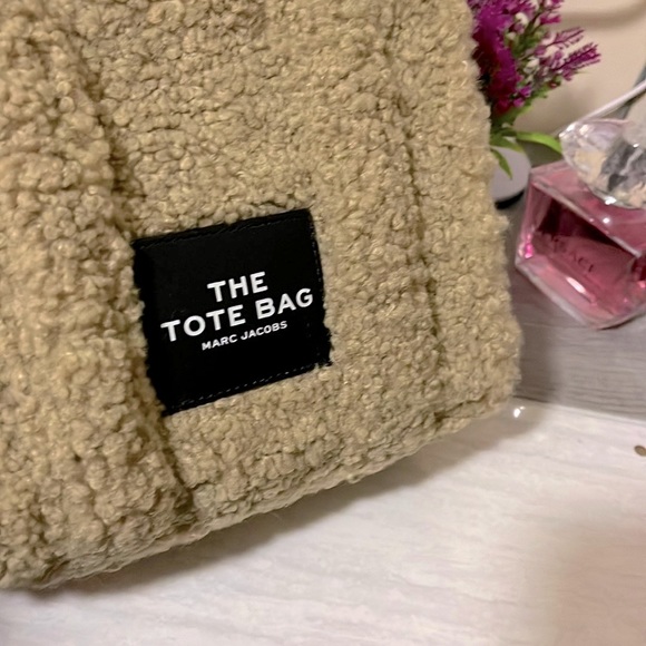 Marc Jacobs Women's The Mini Teddy Tote Bag - Beige - Picture 9 of 13